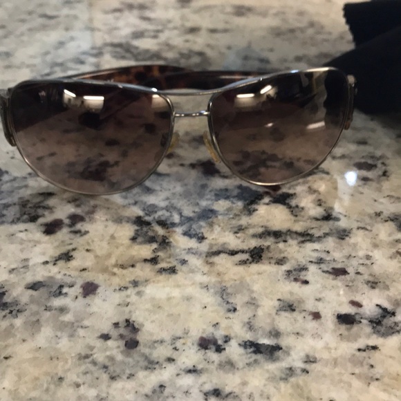 Prada sunglasses - Picture 2 of 8